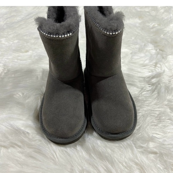 New UGG Zipper boots Grey new never worn no box size 8 toddler - Picture 2 of 3